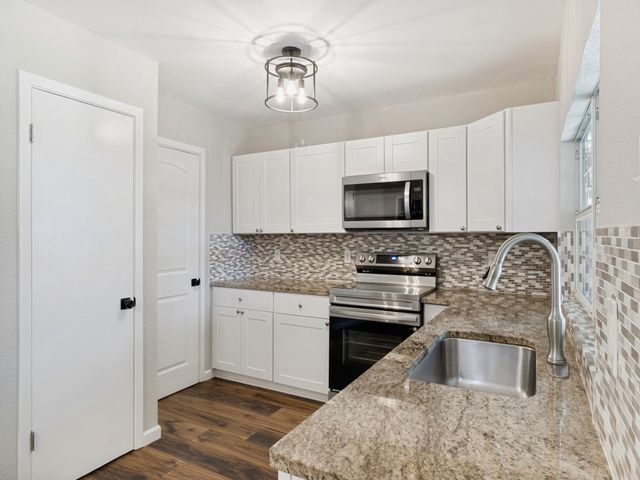 618 Via Corona, Mesquite, TX 75150