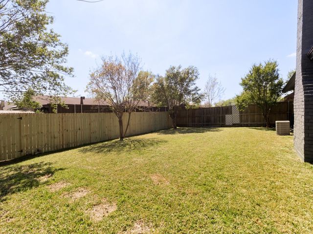 618 Via Corona, Mesquite, TX 75150