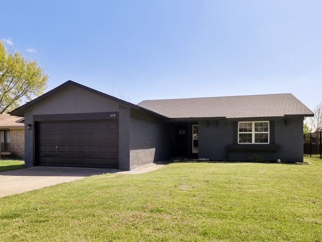 618 Via Corona, Mesquite, TX 75150