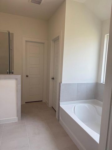 8319 Amber Summit, Angleton, TX 77515