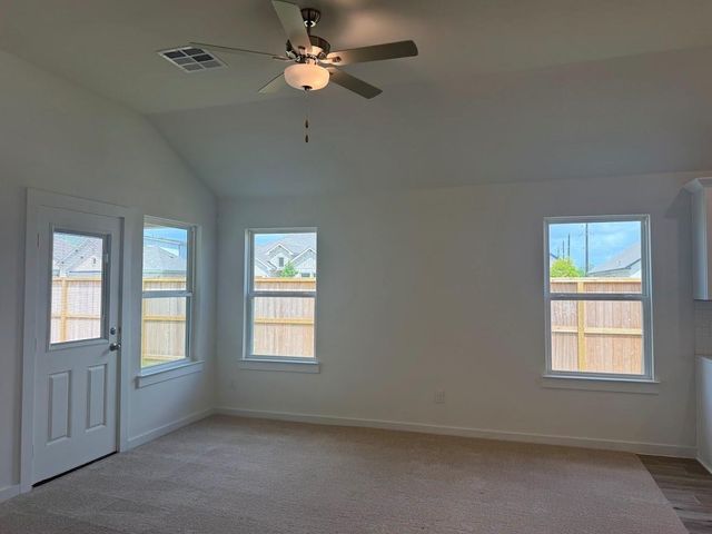 8319 Amber Summit, Angleton, TX 77515