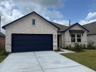 8319 Amber Summit, Angleton, TX 77515