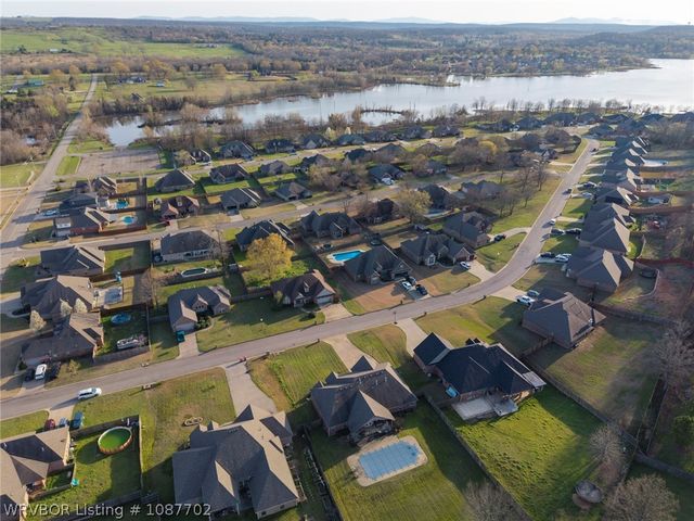 3718 Brighton Place, Greenwood, AR 72936