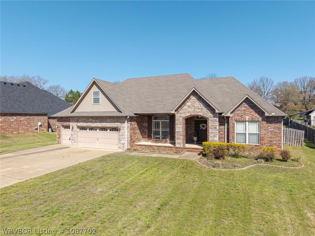 3718 Brighton Place, Greenwood, AR 72936