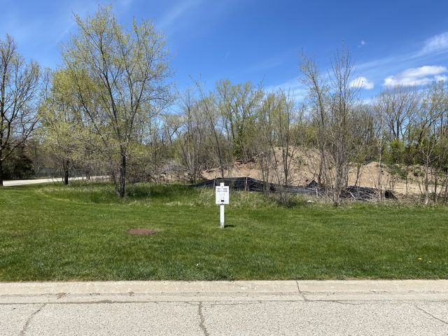 40729 N North Newport Drive, Antioch, IL 60002