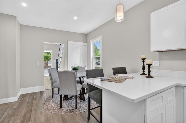28 Greendale Ave, Worcester, MA 01606