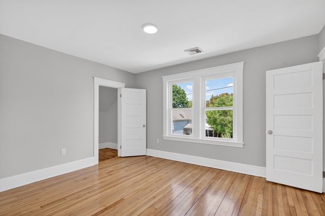 28 Greendale Ave, Worcester, MA 01606