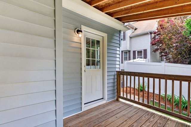 28 Greendale Ave, Worcester, MA 01606