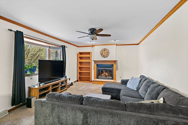 6 Amanda Lane, Yorkville, IL 60560