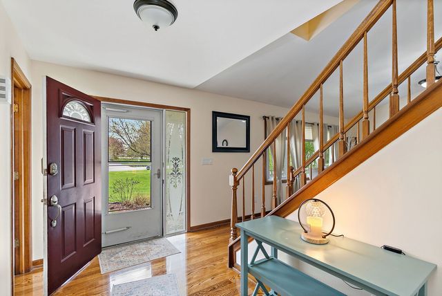 6 Amanda Lane, Yorkville, IL 60560