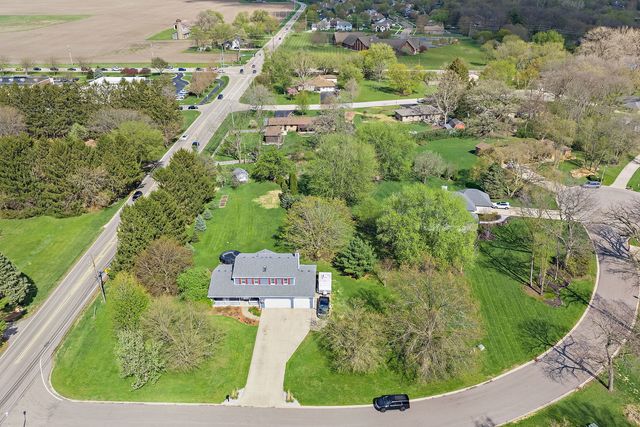 6 Amanda Lane, Yorkville, IL 60560