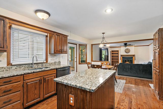 6 Amanda Lane, Yorkville, IL 60560