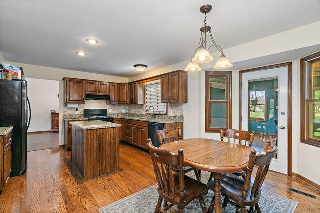 6 Amanda Lane, Yorkville, IL 60560