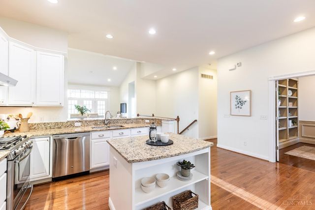 5873 Falling Brook Drive, Mason, OH 45040