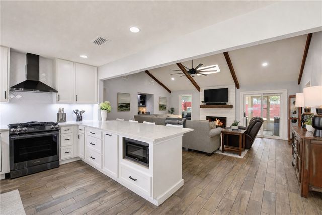 2917 Cresthaven Drive, Grapevine, TX 76051