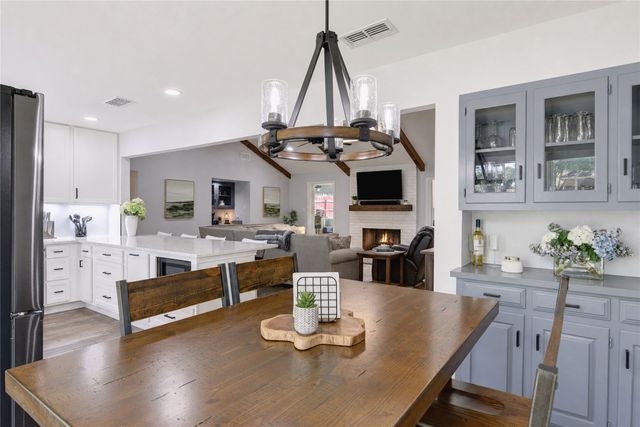 2917 Cresthaven Drive, Grapevine, TX 76051