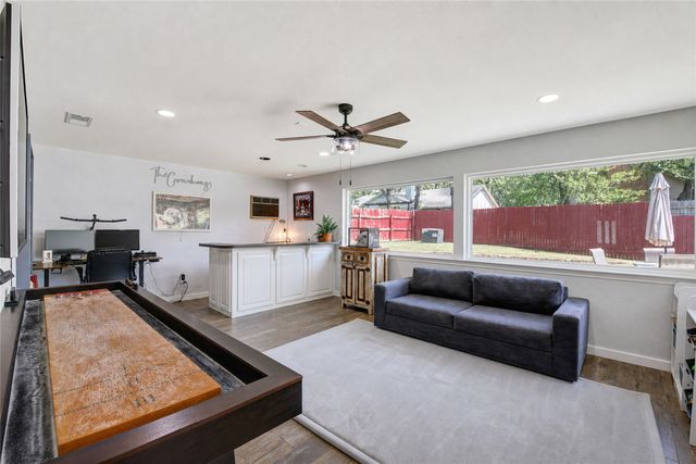 2917 Cresthaven Drive, Grapevine, TX 76051