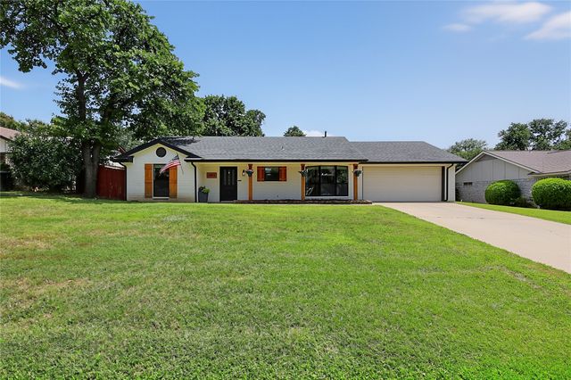 2917 Cresthaven Drive, Grapevine, TX 76051