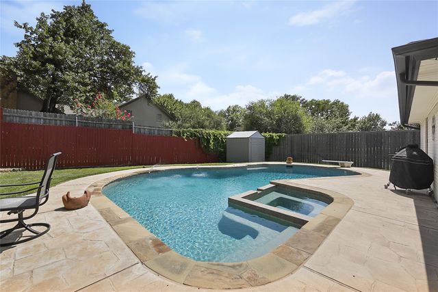 2917 Cresthaven Drive, Grapevine, TX 76051