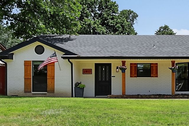 2917 Cresthaven Drive, Grapevine, TX 76051