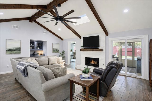 2917 Cresthaven Drive, Grapevine, TX 76051