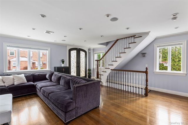 15496 Riverside Drive, Whitestone, NY 11357