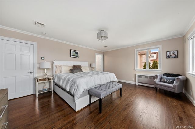 15496 Riverside Drive, Whitestone, NY 11357