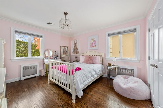 15496 Riverside Drive, Whitestone, NY 11357