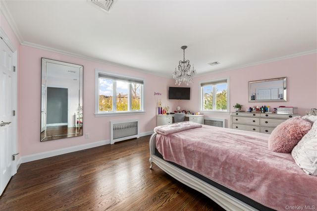 15496 Riverside Drive, Whitestone, NY 11357