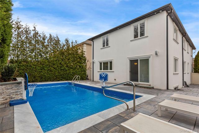 15496 Riverside Drive, Whitestone, NY 11357