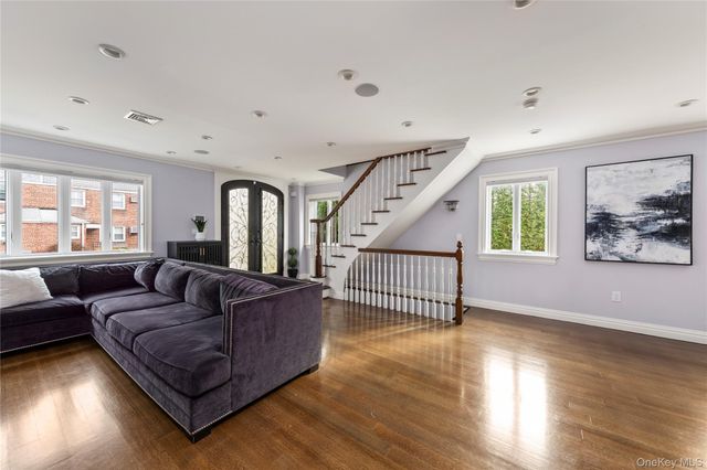 15496 Riverside Drive, Whitestone, NY 11357