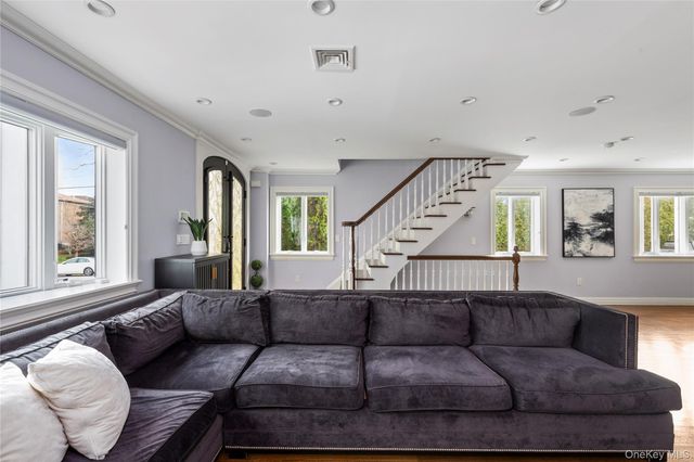 15496 Riverside Drive, Whitestone, NY 11357