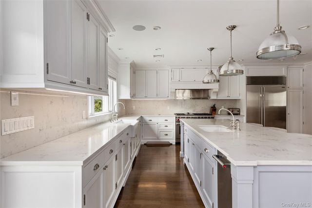 15496 Riverside Drive, Whitestone, NY 11357