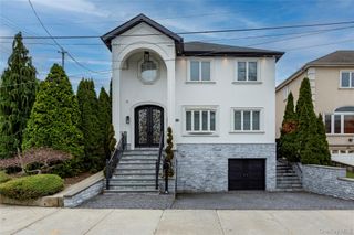 15496 Riverside Drive, Whitestone, NY 11357