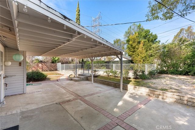 18817 Stagg Street, Reseda, CA 91335