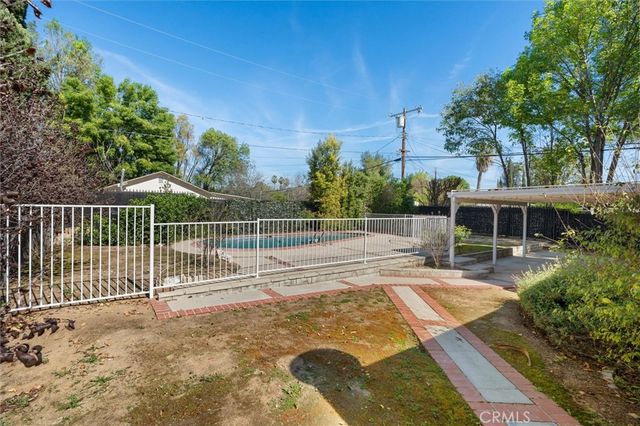 18817 Stagg Street, Reseda, CA 91335
