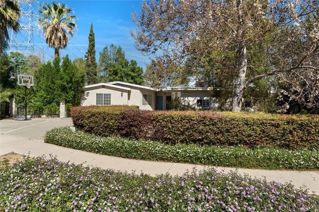 18817 Stagg Street, Reseda, CA 91335