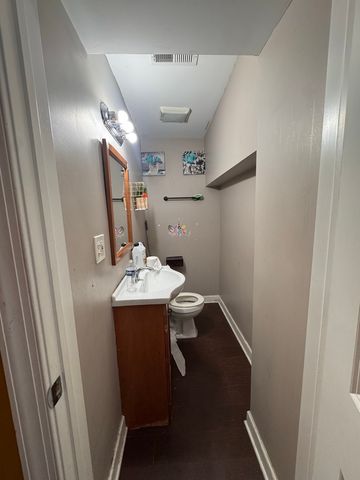 1020 W Leland Avenue, Chicago, IL 60640