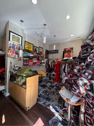 1020 W Leland Avenue, Chicago, IL 60640