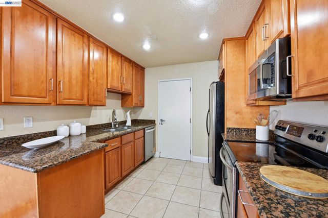 33253 Lake Pyramid St, Fremont, CA 94555