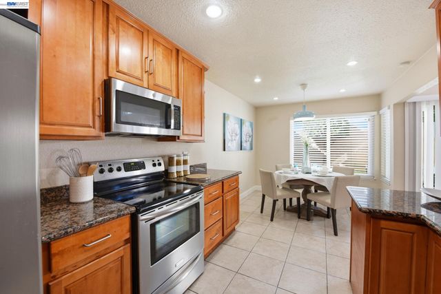 33253 Lake Pyramid St, Fremont, CA 94555