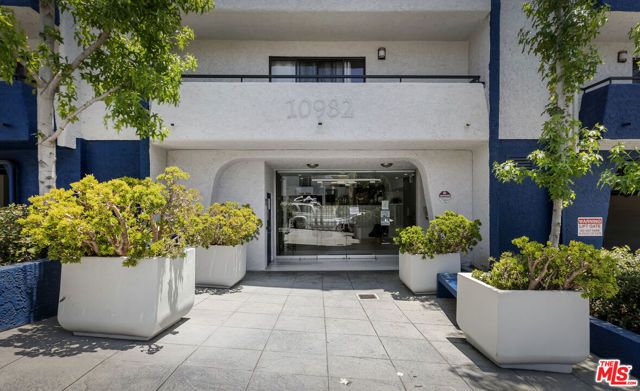 10982 Roebling Avenue 436, Los Angeles, CA 90024
