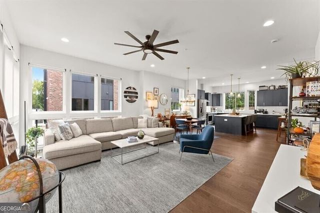 1256 Chelsea Circle NW, Atlanta, GA 30318