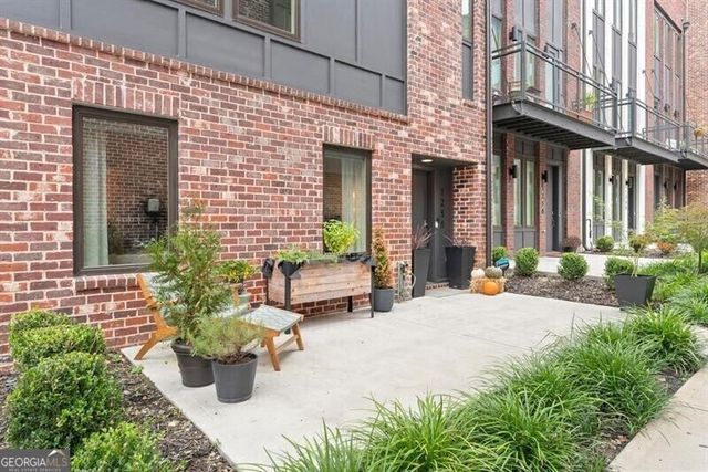 1256 Chelsea Circle NW, Atlanta, GA 30318