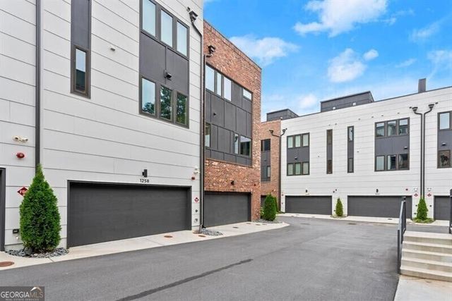 1256 Chelsea Circle NW, Atlanta, GA 30318