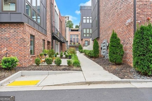 1256 Chelsea Circle NW, Atlanta, GA 30318