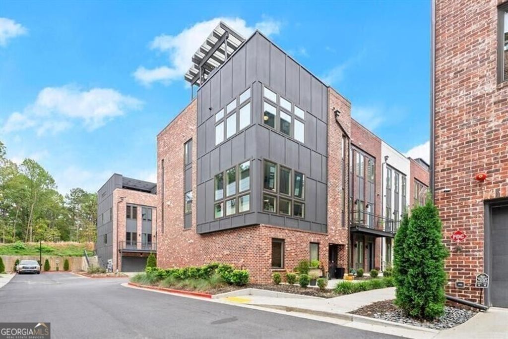 1256 Chelsea Circle NW, Atlanta, GA 30318