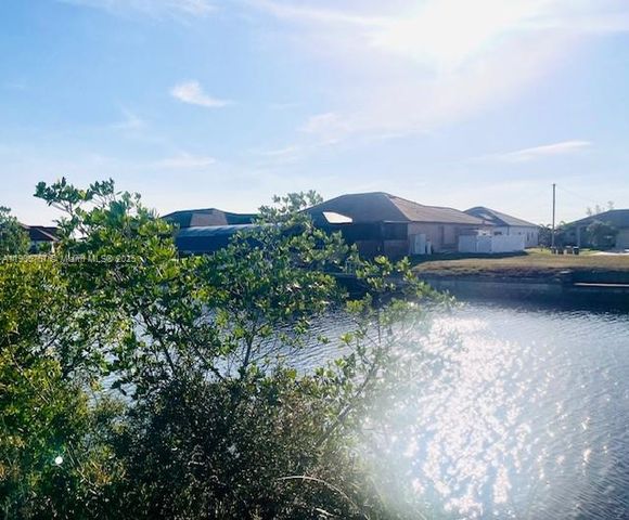 416 NW 38 pl, Cape Coral, FL 33993