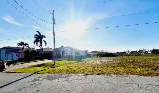 416 NW 38 pl, Cape Coral, FL 33993