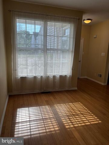 26 SPINNAKER DR, Mount Laurel, NJ 08054